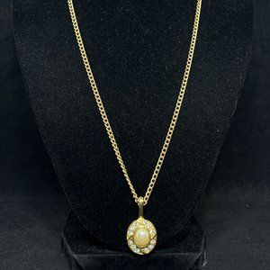 Vintage Gold Tone Curb Chain Necklace With Faux Pearl & Rhinestone Pendant (415)